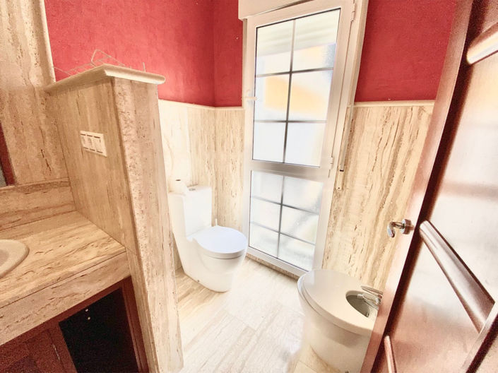 Image No.23-3 Bed Townhouse for sale