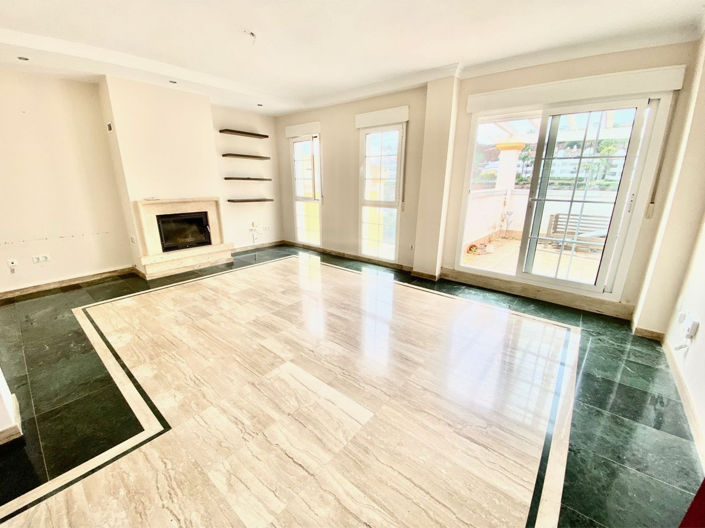 Image No.4-3 Bed Townhouse for sale