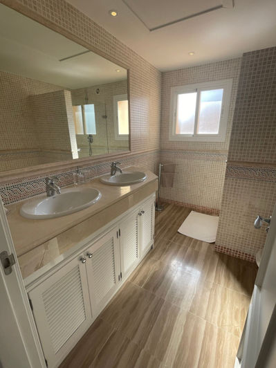 Image No.26-4 Bed Apartment for sale