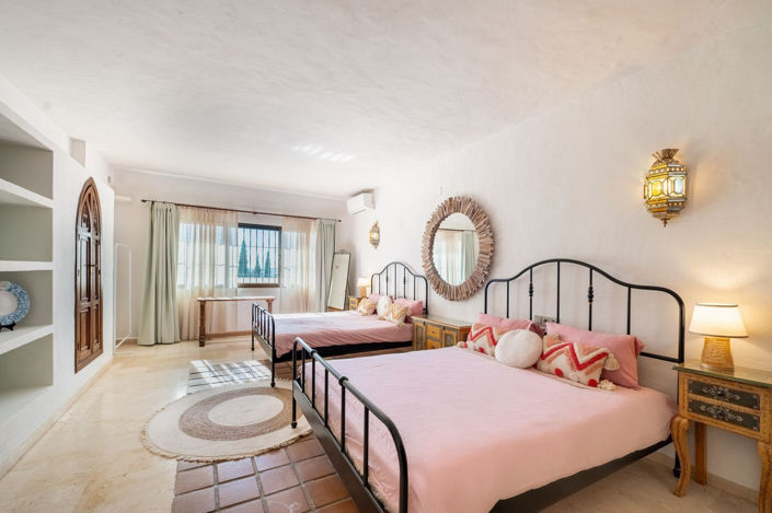 Image No.19-4 Bed Villa for sale