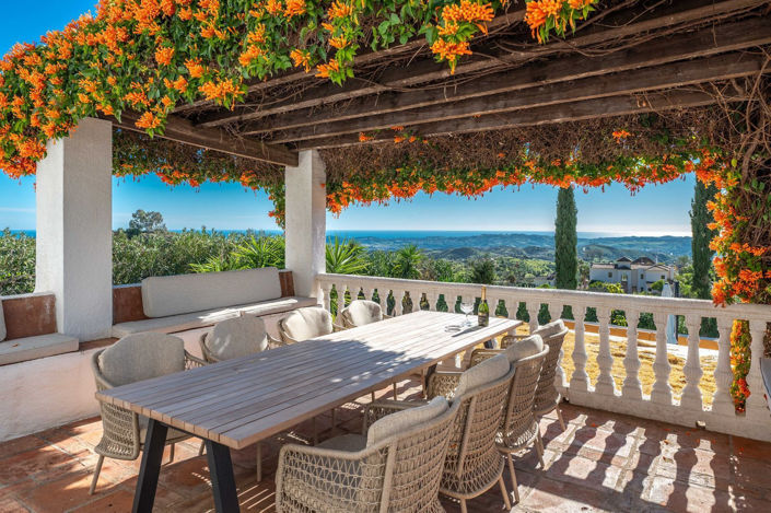 Image No.2-4 Bed Villa for sale