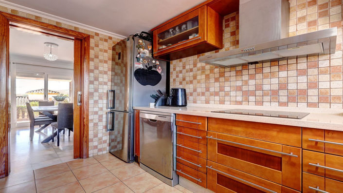 Image No.14-3 Bed Townhouse for sale