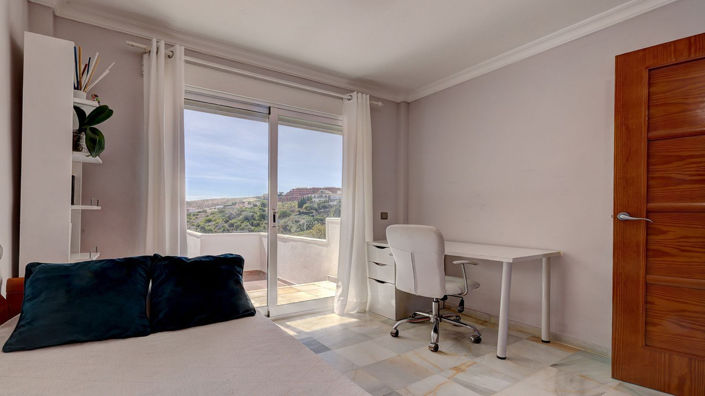 Image No.19-3 Bed Townhouse for sale