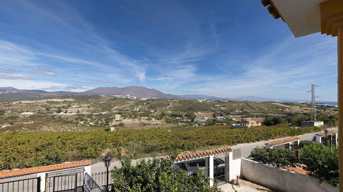 Image No.29-3 Bed Townhouse for sale