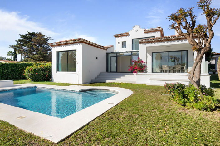Image No.1-Villa de 4 chambres à vendre à Elviria
