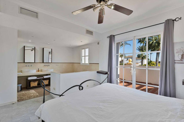 Image No.17-Maison de ville de 4 chambres à vendre à Estepona