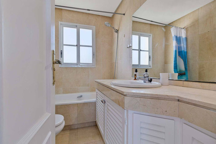 Image No.27-Maison de ville de 4 chambres à vendre à Estepona