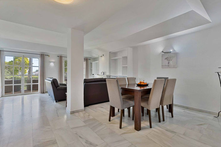 Image No.3-Maison de ville de 4 chambres à vendre à Estepona