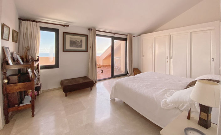 Image No.18-3 Bed Apartment for sale