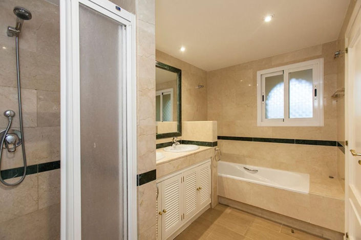 Image No.17-2 Bed Apartment for sale