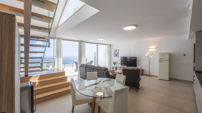 11-20939a0134ad724a8cb2a801094d15a4