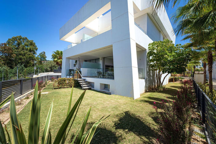 Image No.1-4 Bed Townhouse for sale