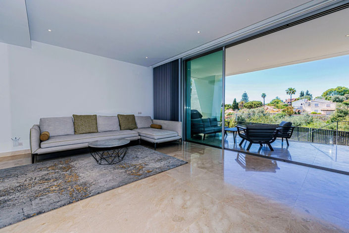 Image No.10-4 Bed Townhouse for sale