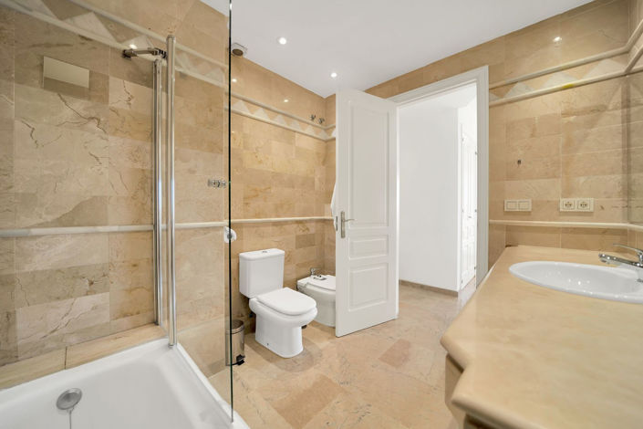 Image No.30-2 Bed Apartment for sale