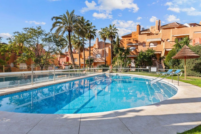 Image No.1-3 Bed Townhouse for sale