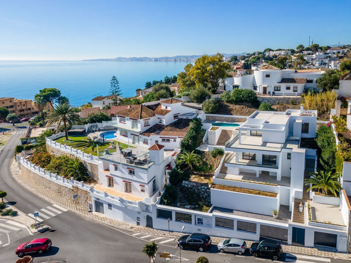 Image No.1-Villa de 4 chambres à vendre à Benalmadena