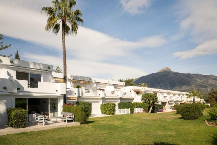 Image No.1-4 Bed Townhouse for sale