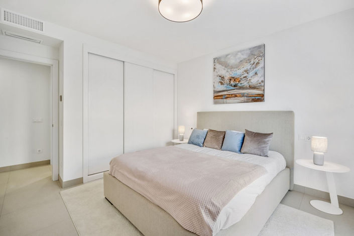 Image No.18-3 Bed Apartment for sale