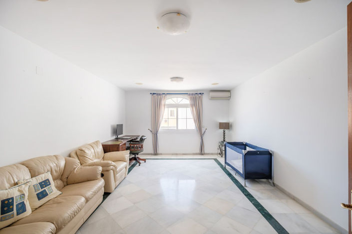 Image No.20-5 Bed Villa for sale