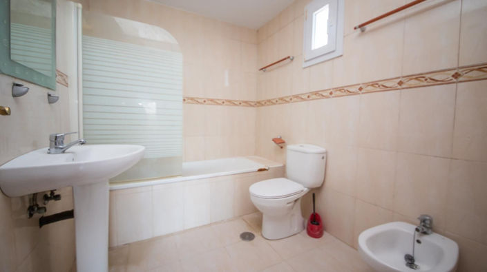 Image No.16-3 Bed Townhouse for sale