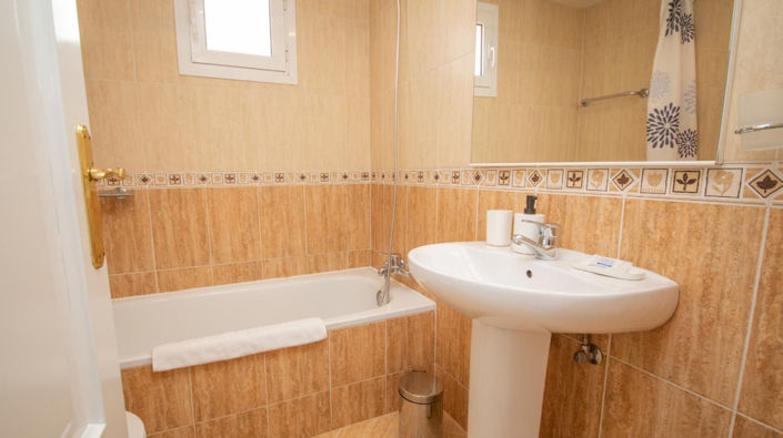 Image No.16-2 Bed Apartment for sale