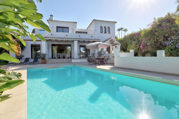 Image No.1-5 Bed Villa for sale