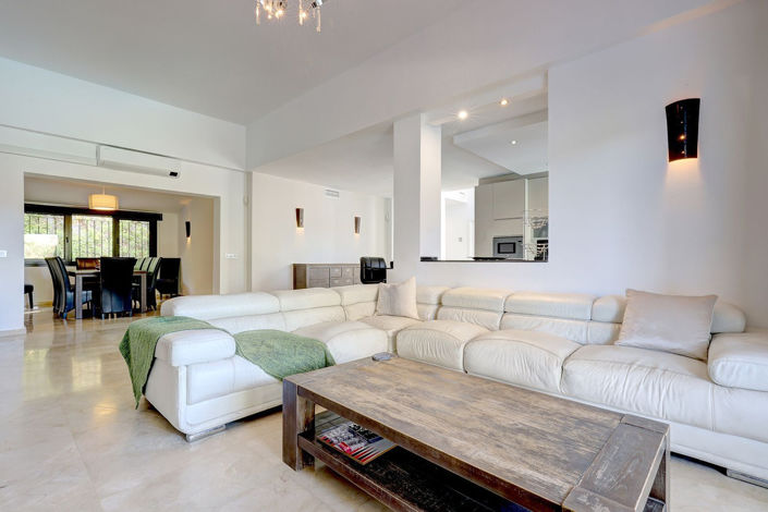 Image No.10-5 Bed Villa for sale