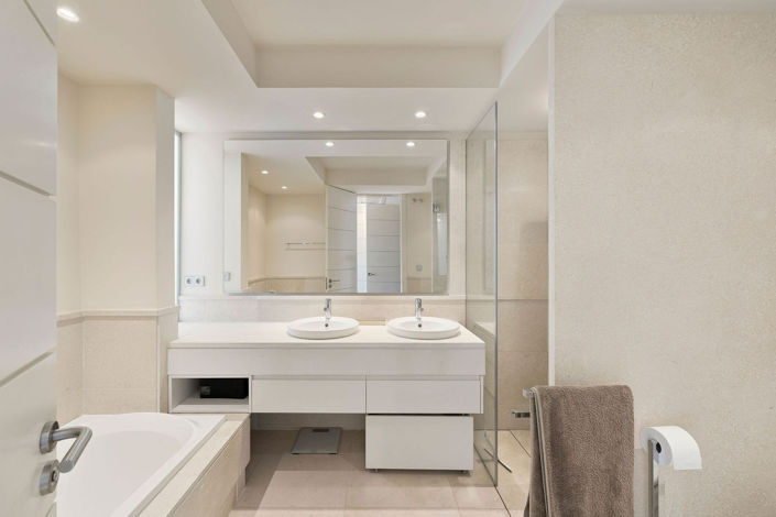 Image No.12-2 Bed Apartment for sale