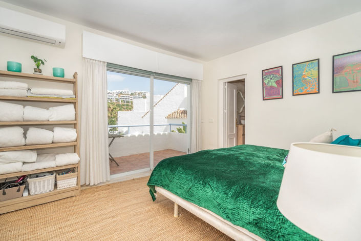 Image No.18-4 Bed Apartment for sale