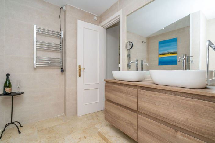 Image No.22-4 Bed Apartment for sale