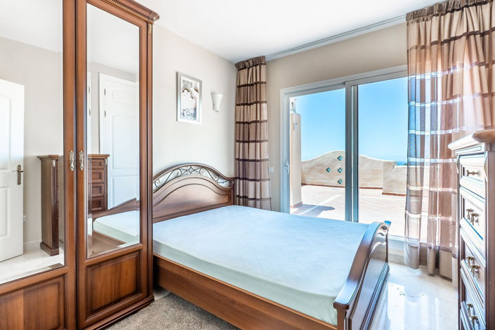 Image No.20-3 Bed Apartment for sale