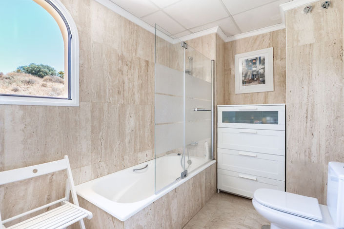 Image No.22-3 Bed Apartment for sale