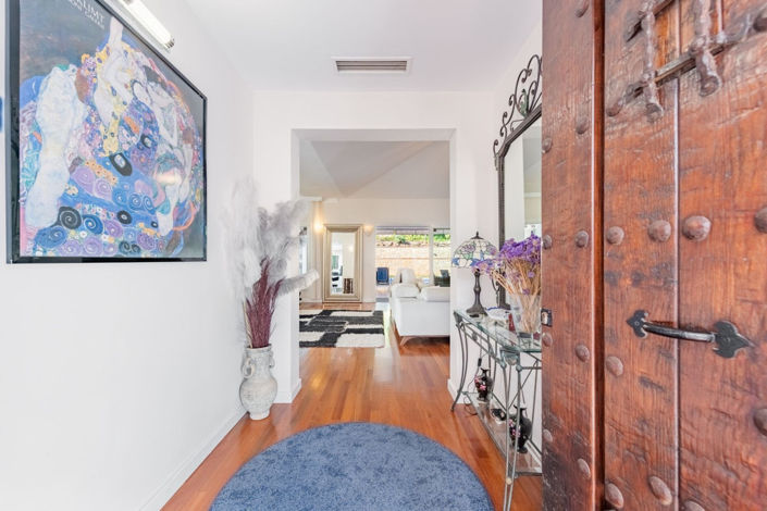 Image No.5-6 Bed Villa for sale