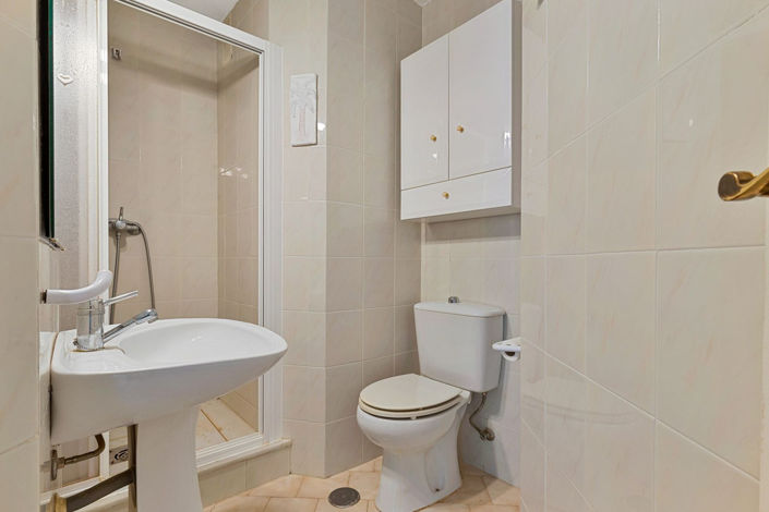 Image No.18-2 Bed Apartment for sale