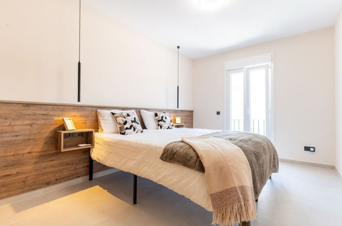 Image No.15-4 Bed Townhouse for sale