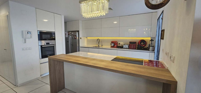 Image No.15-4 Bed Villa for sale