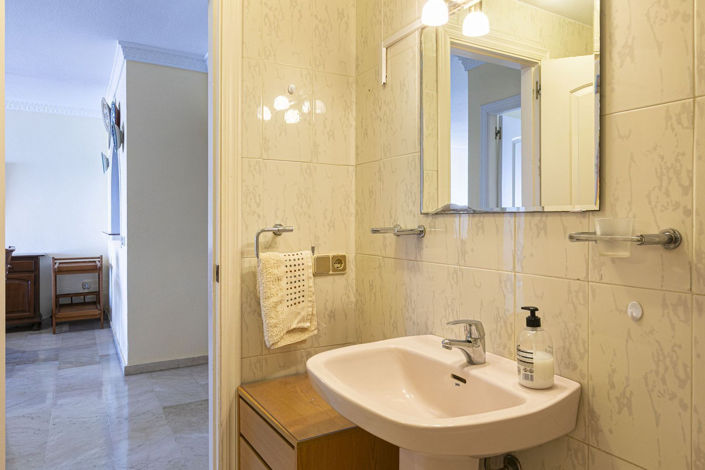 Image No.18-2 Bed Apartment for sale