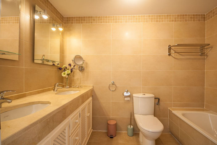 Image No.18-2 Bed Apartment for sale