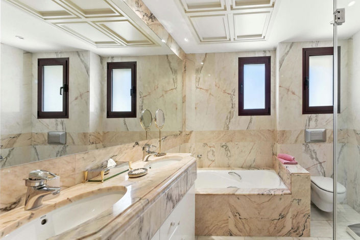 Image No.22-2 Bed Apartment for sale