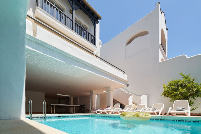 Image No.1-4 Bed Villa for sale