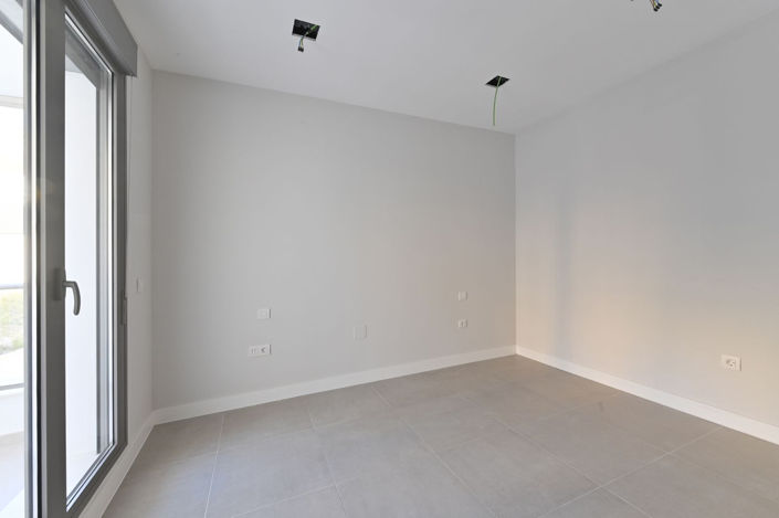 Image No.12-3 Bed Apartment for sale