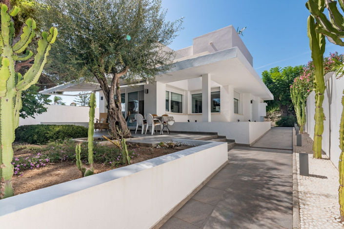 Image No.3-4 Bed Villa for sale