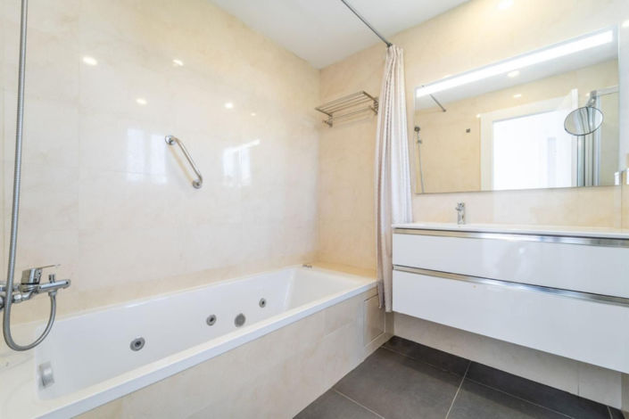 Image No.18-Villa de 6 chambres à vendre à Estepona