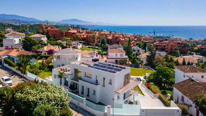 Image No.3-Villa de 6 chambres à vendre à Estepona