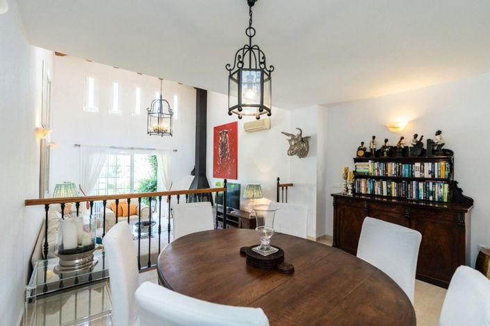 Image No.10-3 Bed Townhouse for sale