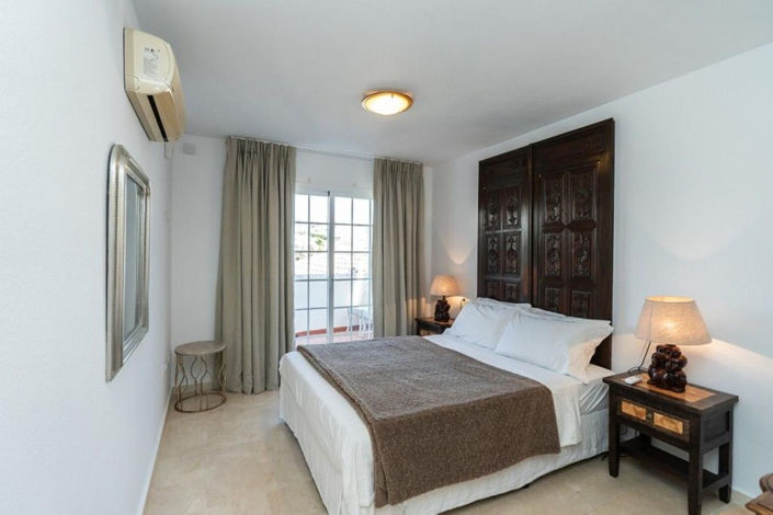 Image No.17-3 Bed Townhouse for sale