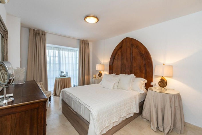 Image No.18-3 Bed Townhouse for sale