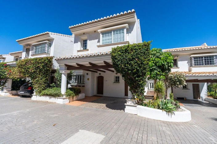 Image No.2-3 Bed Townhouse for sale