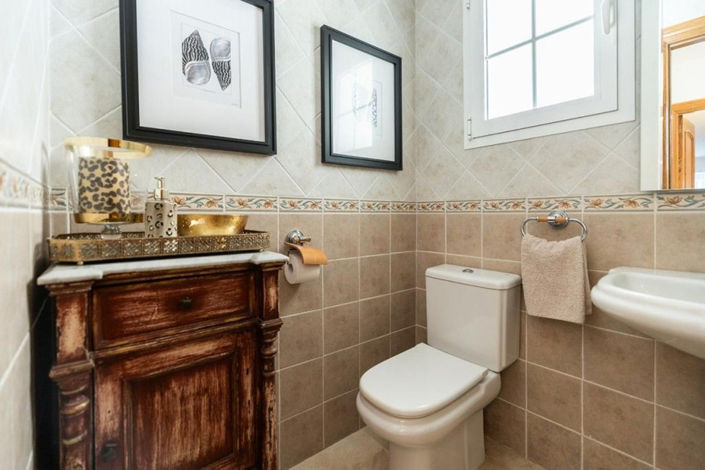 Image No.21-3 Bed Townhouse for sale