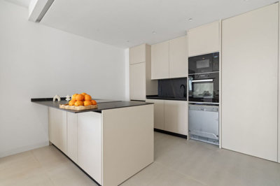 10-bb915d1cb19341576dcdc994b81ab9c5